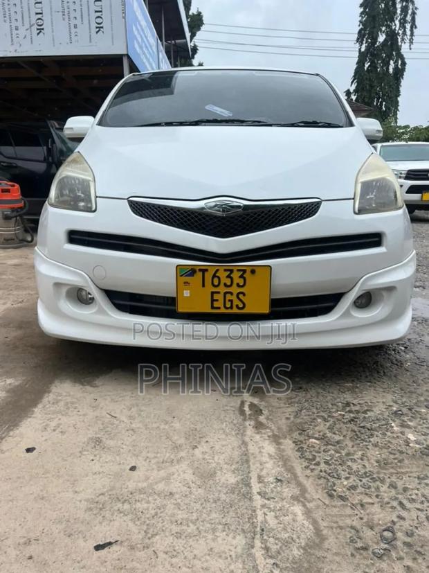 Toyota Ractis 2008 White