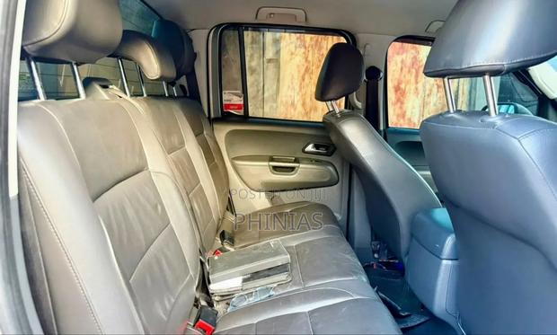 Volkswagen Amarok 2011 Gray