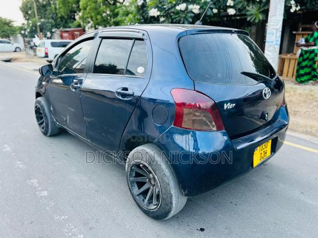 Toyota Vitz 1.0 FWD 3dr 2005 Blue
