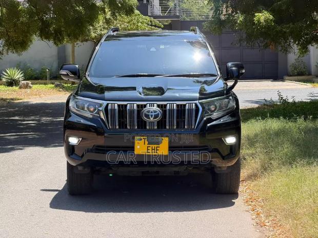 Toyota Land Cruiser Prado 2.8 2023 Black