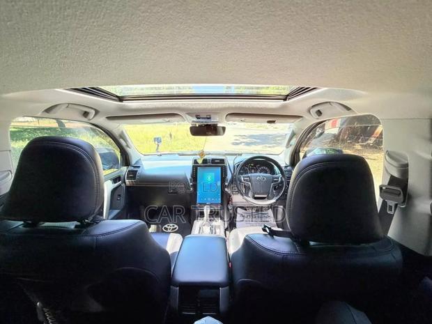 Toyota Land Cruiser Prado 2.8 2023 Black