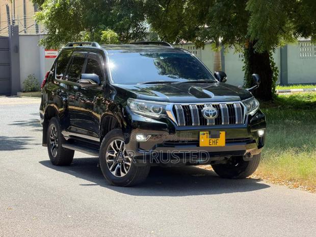 Toyota Land Cruiser Prado 2.8 2023 Black