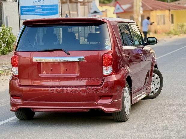 Toyota Corolla Rumion Hatchback 1.5 FWD 2010 Maroon