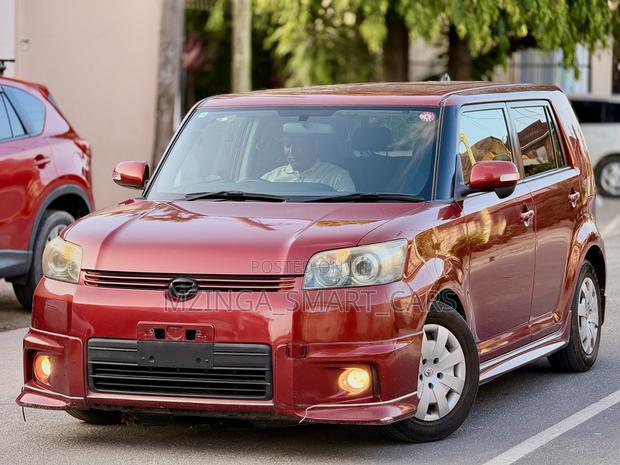 Toyota Corolla Rumion Hatchback 1.5 FWD 2010 Maroon