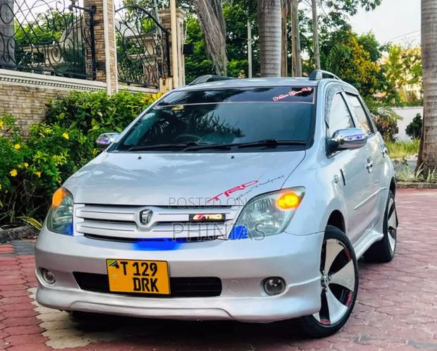 Toyota IST 2006 Silver