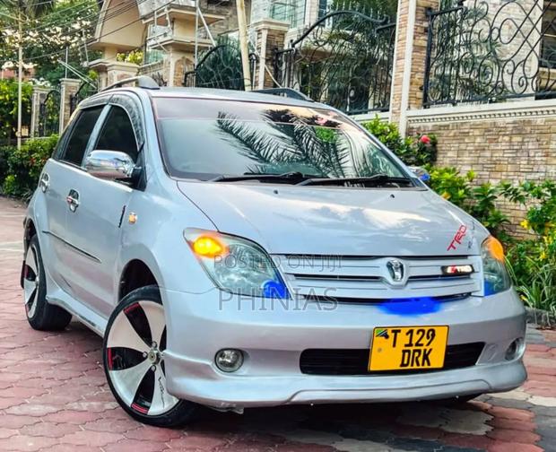 Toyota IST 2006 Silver