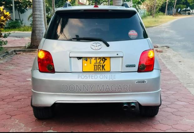 Toyota IST 2006 Silver