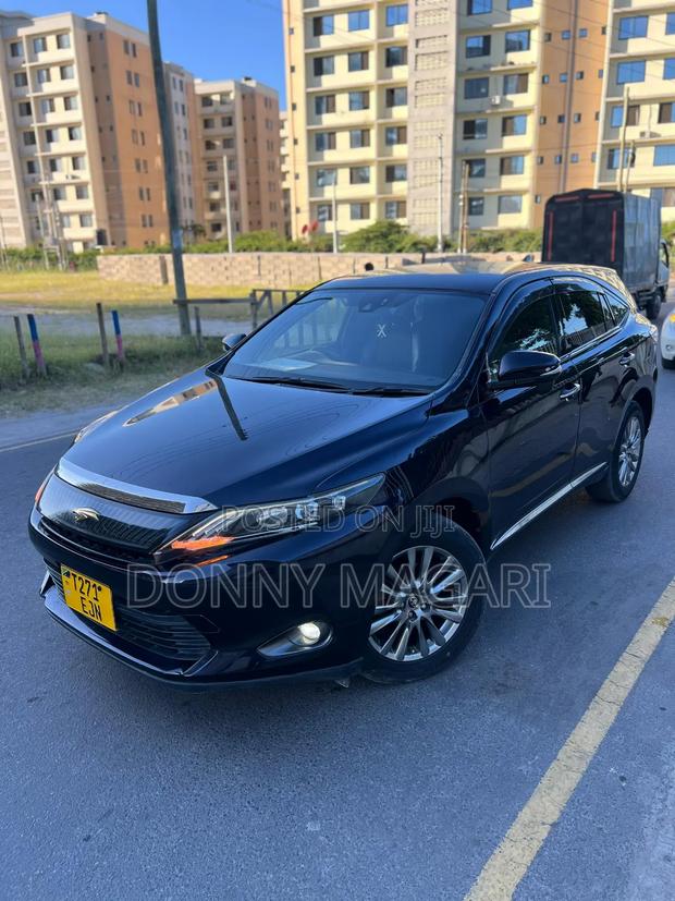 Toyota Harrier 2.0 2016 Black