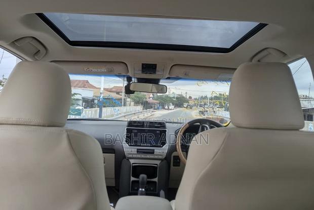 Toyota Land Cruiser Prado 2.7 2019 Off white