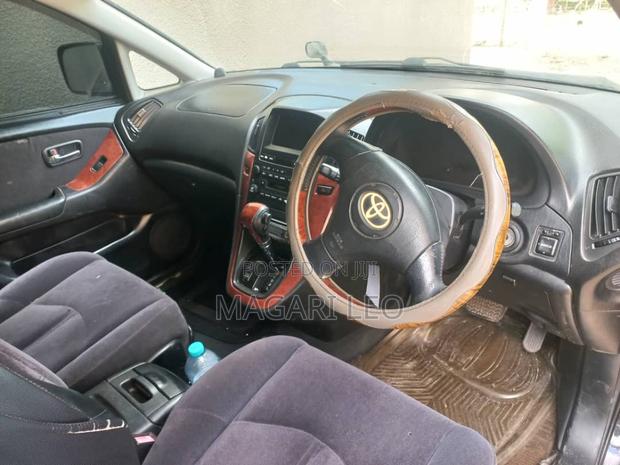 Toyota Harrier 2004 Black