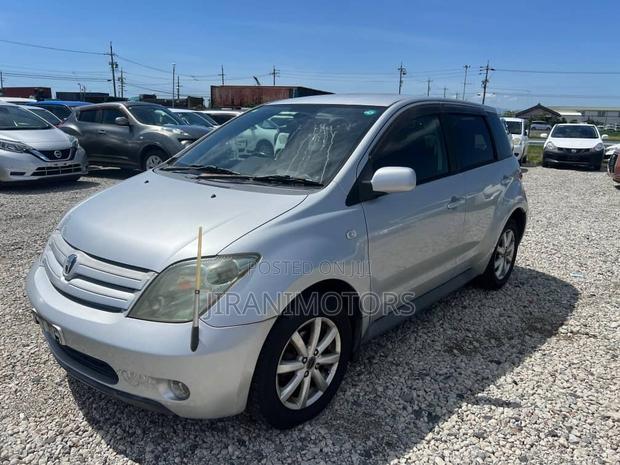 Toyota IST 2004 Gray
