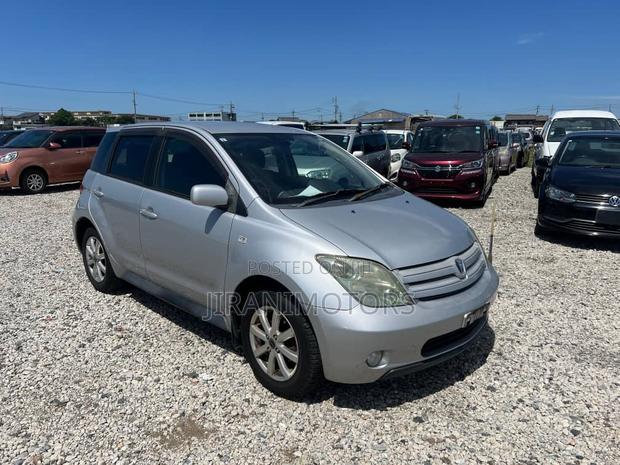 Toyota IST 2004 Gray