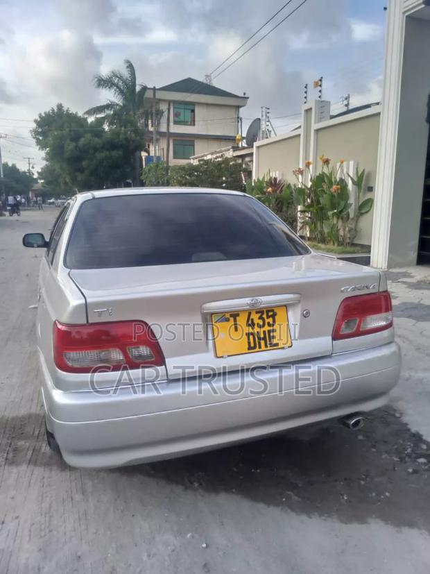 Toyota Carina 1.5 FWD Sedan 2001 Silver