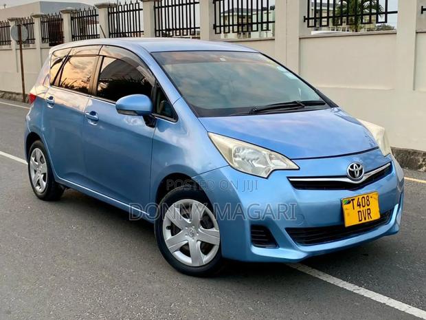 Toyota Ractis 1.3 FWD 2012 Blue