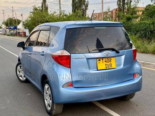 Toyota Ractis 1.3 FWD 2012 Blue