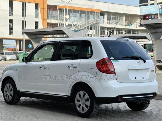 Mazda Verisa 2011 White