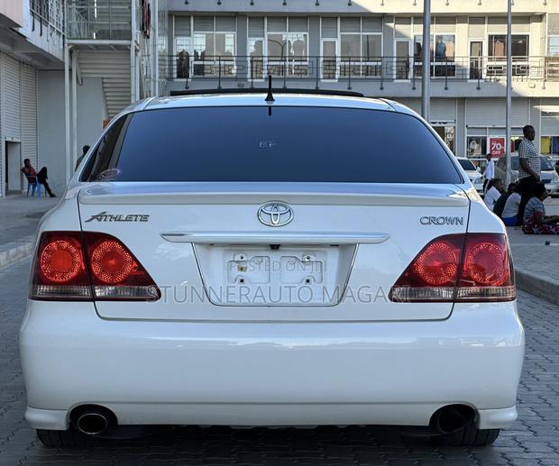 Toyota Crown 2007 White
