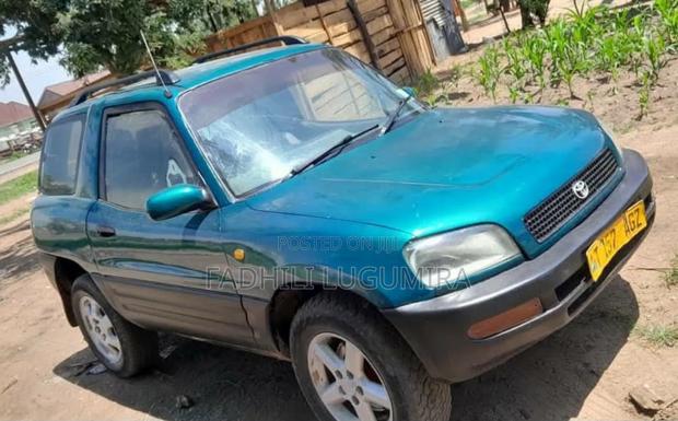 Toyota RAV4 1999 Green