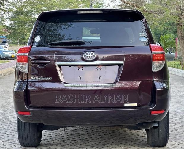 Toyota Vanguard 2011 Black