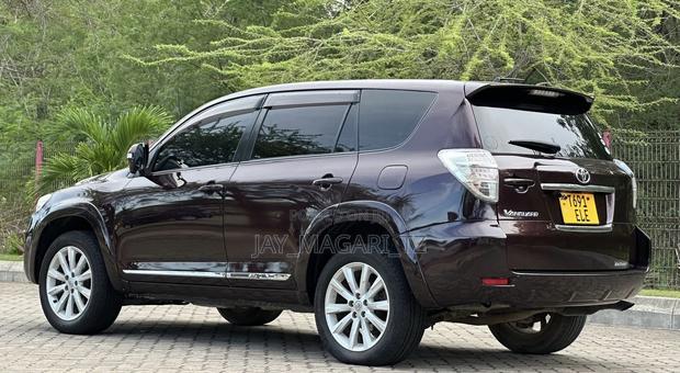 Toyota Vanguard 2011 Black