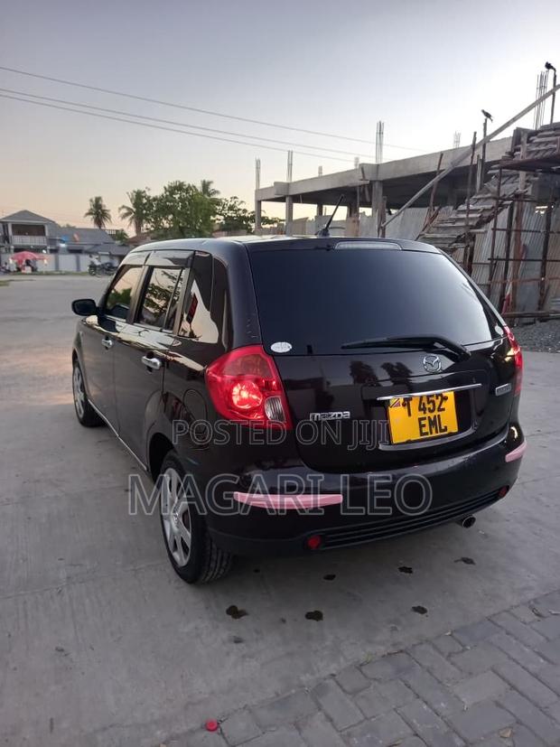 Mazda Verisa 2010 Maroon