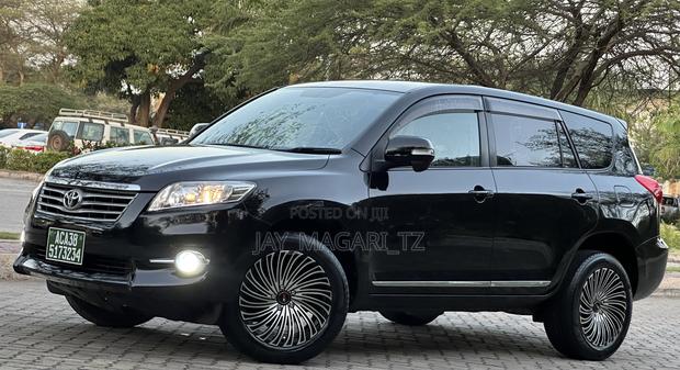 Toyota Vanguard 2010 Black