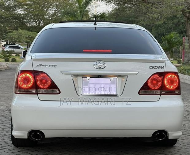 Toyota Crown 2007 White