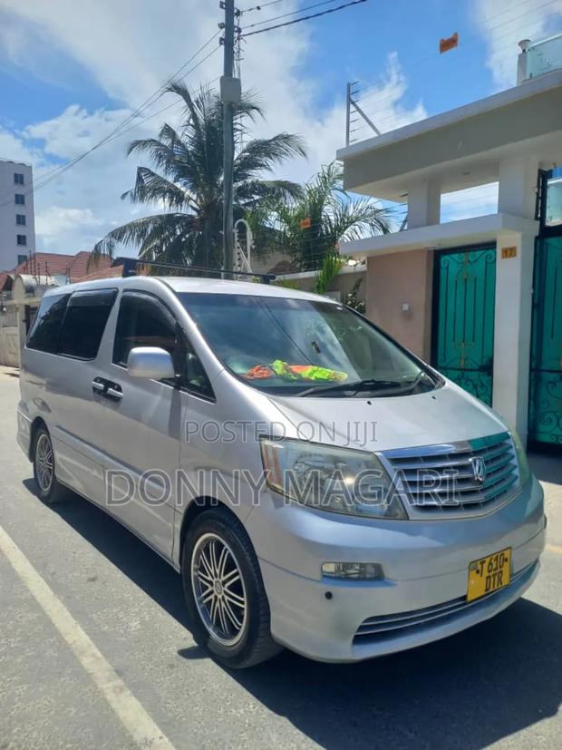 Toyota Alphard 2.4 Petrol AWD 2004 Silver