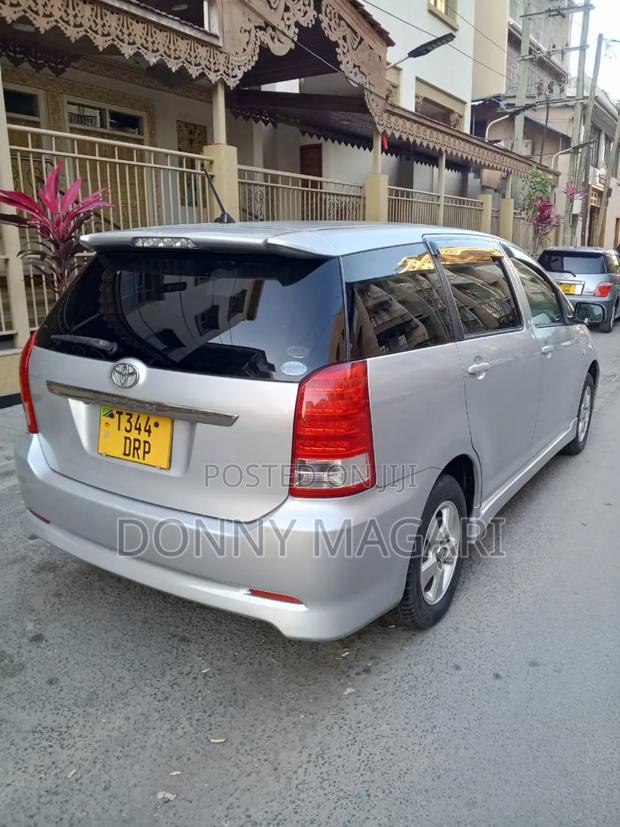 Toyota Wish 2005 Silver