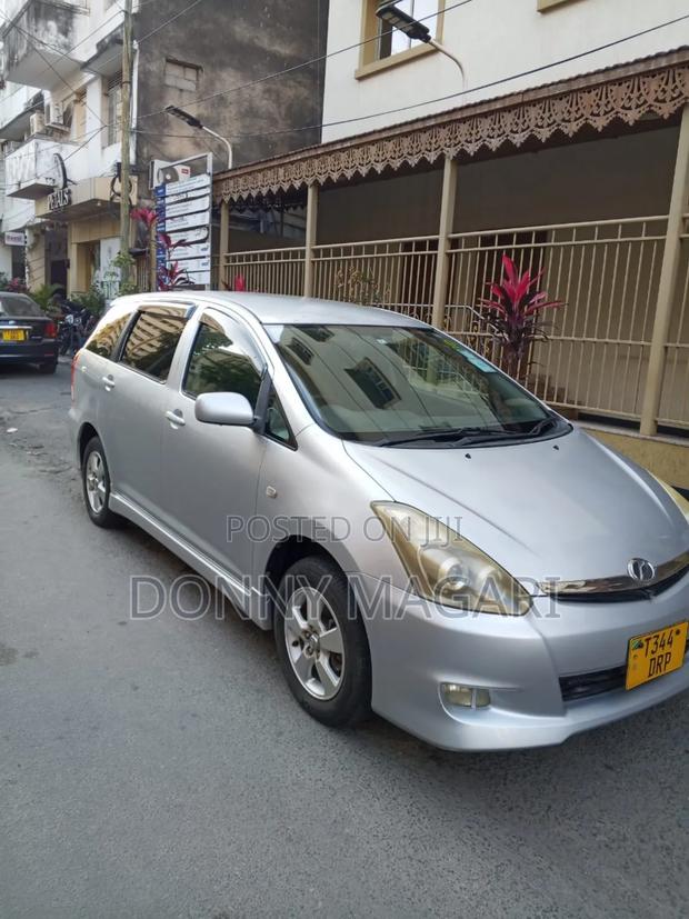 Toyota Wish 2005 Silver