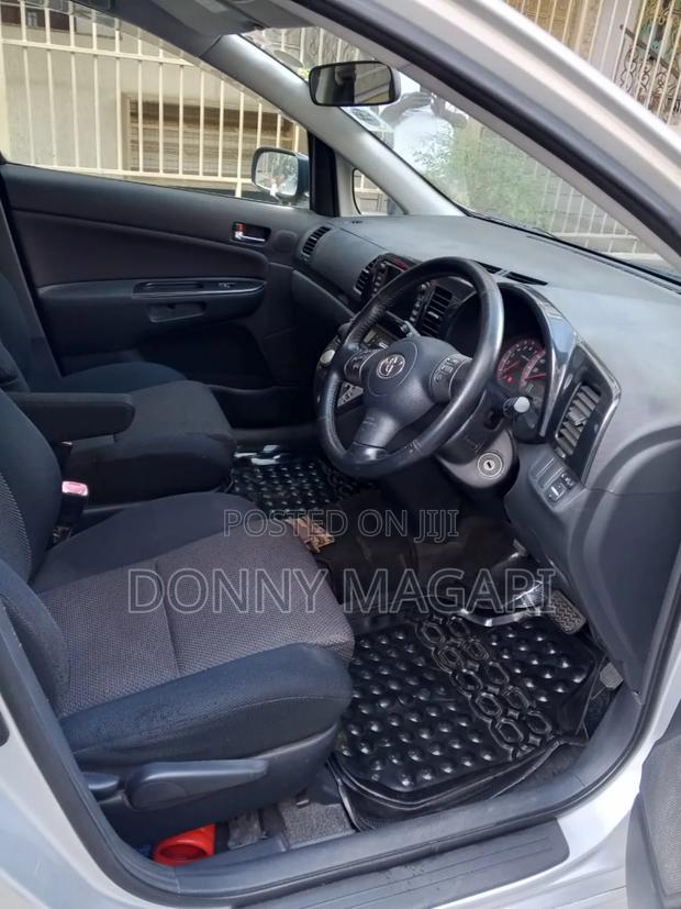 Toyota Wish 2005 Silver