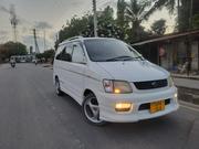 Toyota Noah 2.0 AWD (8 Seater) 2001 White for sale