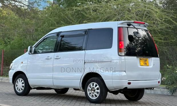 Toyota Noah 2.0 FWD (8 Seater) 2003 Silver