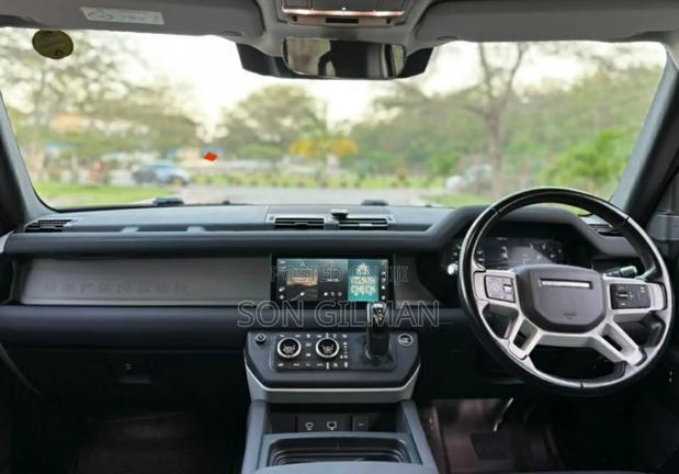Land Rover Defender 2022 Green