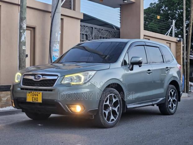 Subaru Forester 2.0XT Premium 4dr SUV AWD (2.0L 4cyl Turbo CVT) 2014