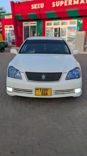 Toyota Crown Royale 2005 White for sale