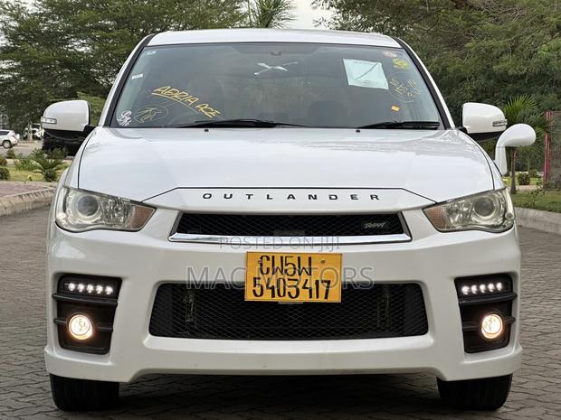 Mitsubishi Outlander 2010 White