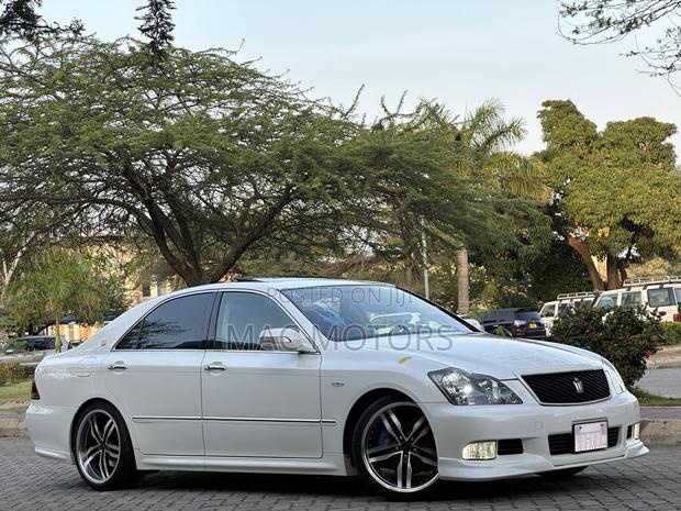 Toyota Crown 2007 White