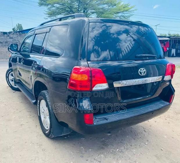 Toyota Land Cruiser 2014 Black