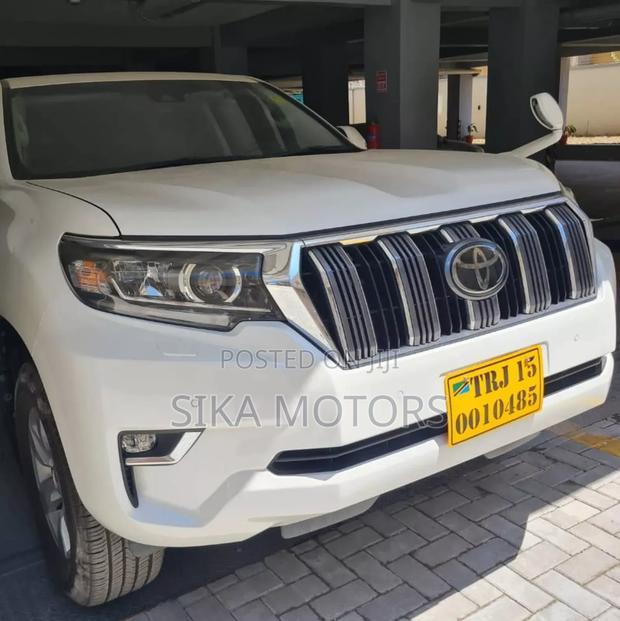 Toyota Land Cruiser Prado 2.7 2019 White