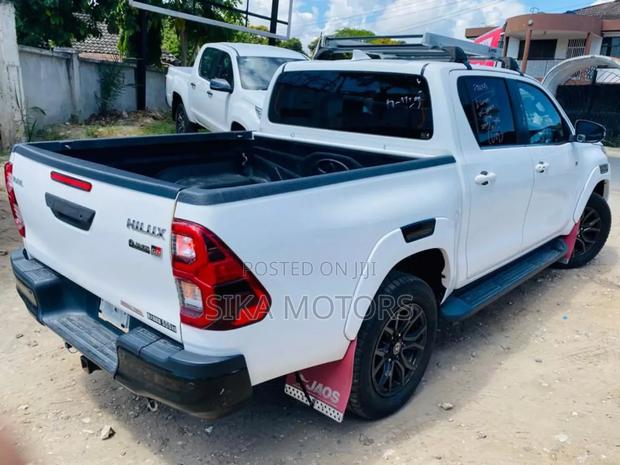 Toyota Hilux Revo Smart Cab Deisel 2.4 AWD 2021 White
