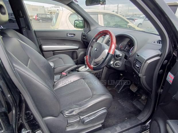 Nissan X-Trail 2012 Black