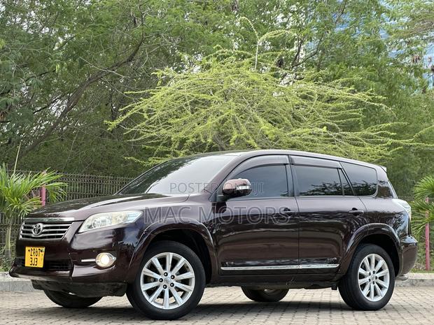 Toyota Vanguard 2011 Burgundy