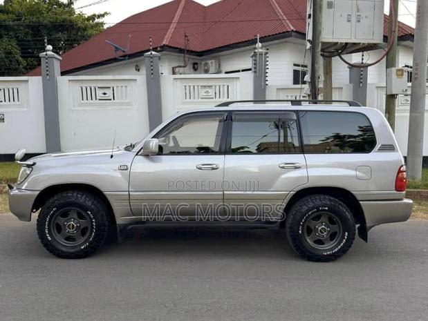 Toyota Land Cruiser HDJ 100 2002 Silver