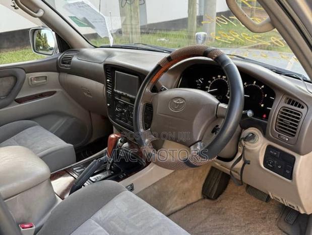 Toyota Land Cruiser HDJ 100 2002 Silver