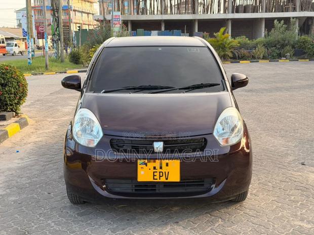 Toyota Passo 1.0 AWD 2013 Maroon