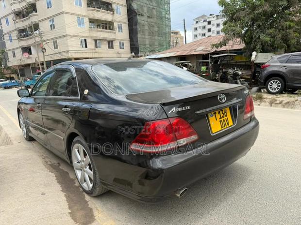 Toyota Crown 2006 Black