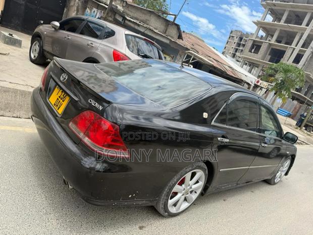 Toyota Crown 2006 Black