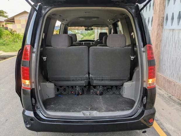 Toyota Noah 2.0 AWD (8 Seater) 2005 Black