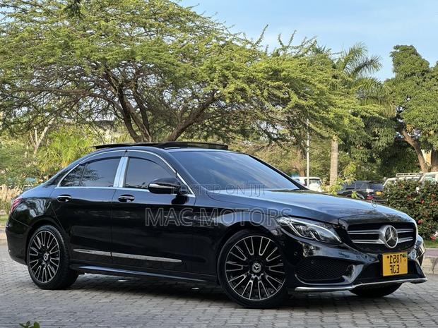 Mercedes-Benz C200 2014 Black